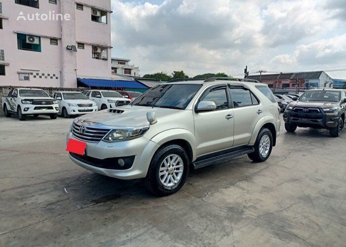 سيارة كروس أوفر Toyota FORTUNER