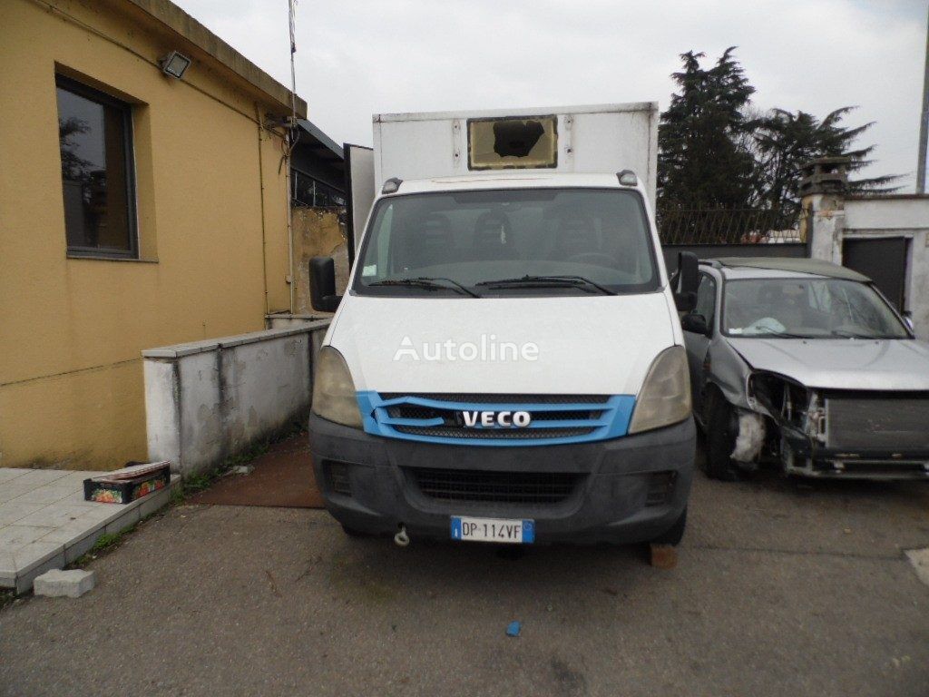 شاحنة مقفلة IVECO Daily