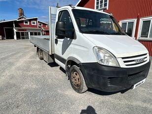 شاحنة مسطحة < 3.5طن IVECO 35C18