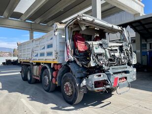 شاحنة قلابة IVECO Trakker 440 8X4 ISI بعد وقوع الحادث