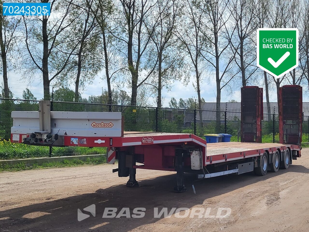 العربات نصف المقطورة عربة مقطورة مسطحة منخفضة Nooteboom OSDS-48-03 TÜV 09/24 Hydraulic Ramps Lenkachse