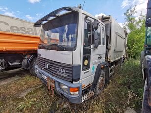 شاحنة جمع ونقل النفايات Volvo FL6
