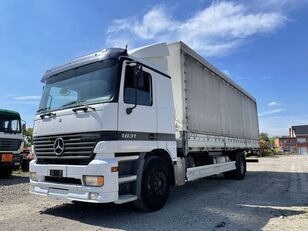 صندوق خلفي مغطى Mercedes-Benz Actros 1831