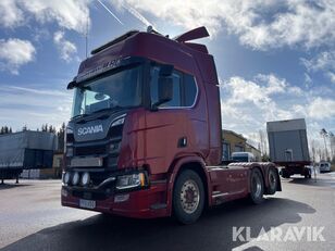 السيارات القاطرة Scania R520