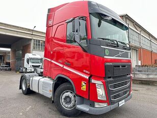 السيارات القاطرة Volvo FH-460